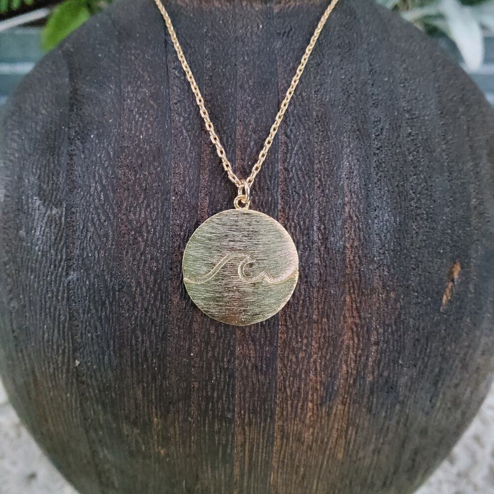 Fashion Women's Wave Round Brass Pendant Gold Tone Necklace